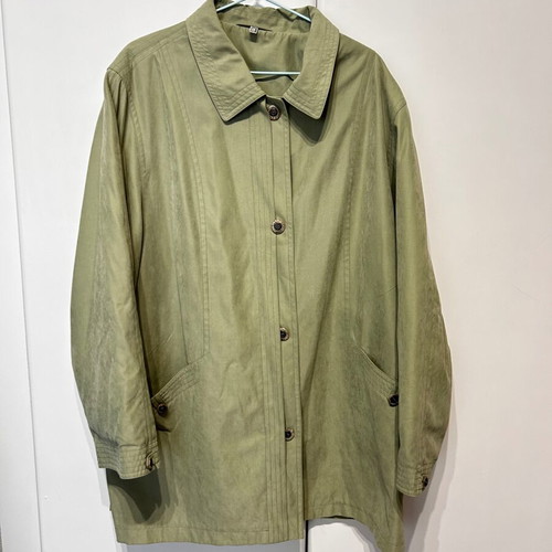 Women's pistachio trench coat like new