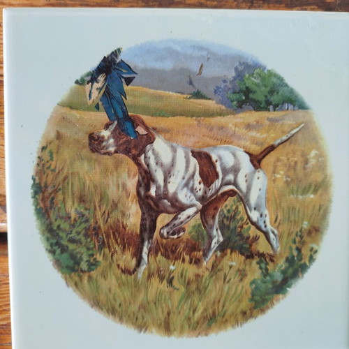 Ceramic tiles like new, vintage hunting pointer dog design, pack of two