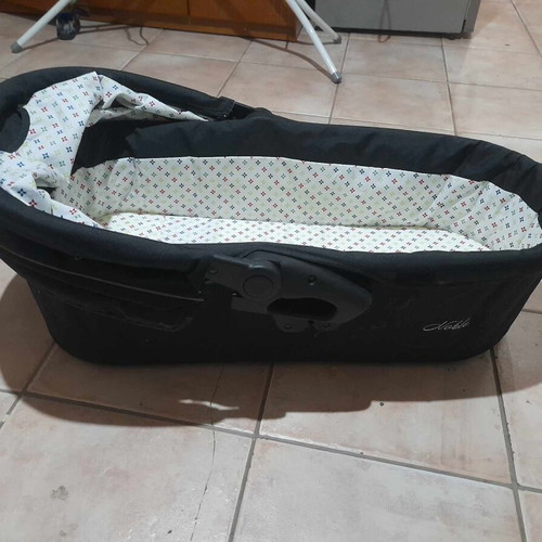 Baby cot like new