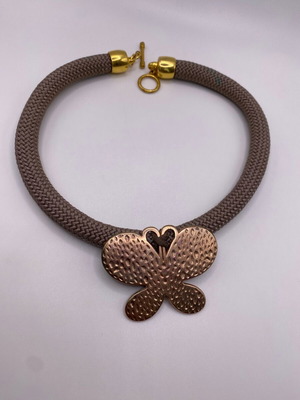 Choker necklace lightly used