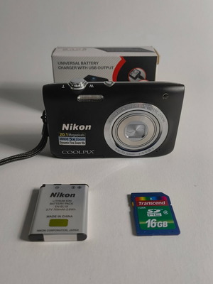 Nikon Coolpix S2900 20.1 Megapixel digital camera used with battery SD card charger