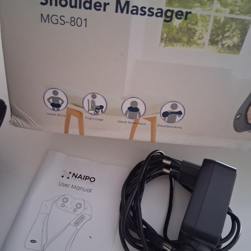 Naipo Shiatsu Neck and Shoulder Massager with Cable like new