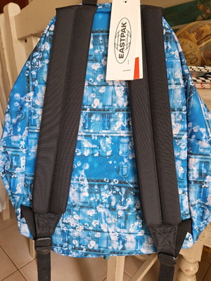 Eastpak τσάντα πλάτης καινούργια μονοθέσια