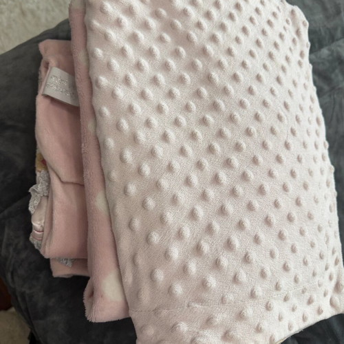 Set of 3 pink baby blankets used for girl