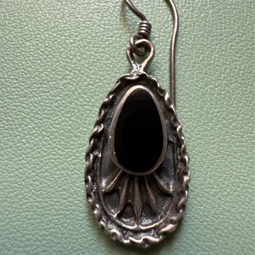Vintage earrings silver 925 and onyx used