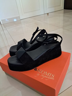 Komis & Komis black platform sandals size 37 new