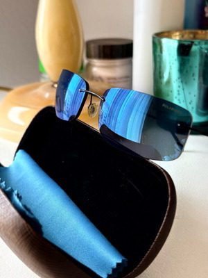 Revo Polarised men's sunglasses like new, blue