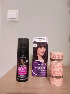 Hair care set used with number 5 brown dye, dry shampoo and root coverage spray