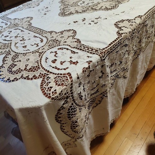 Handmade tablecloth 220x230 like new, beige