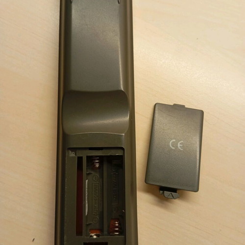 Remote control like new with 2 batteries