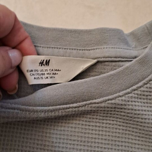 H&M Boys' T-shirt like new, size 14+, gray