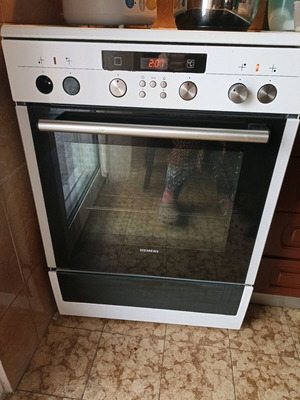 Κουζίνα ηλεκτρική Siemens μεταχειρισμένη με 5 θέσεις ψησίματος και μεγάλο φούρνο