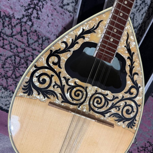 Handmade bouzouki like new with case from Thessaloniki