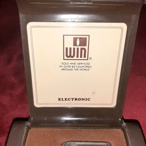 Win electronic lighter used, vintage with case