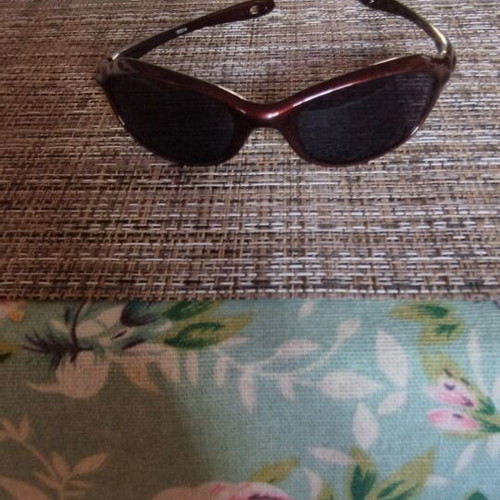 Children's sunglasses like new, burgundy brown shade