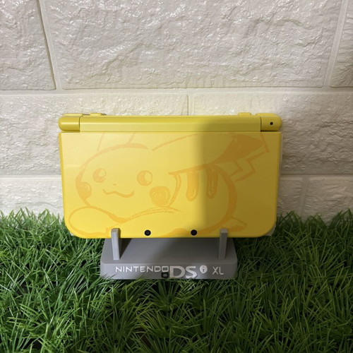 Nintendo 3DS XL Pikachu Edition console