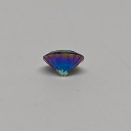 Moissanite precious stone 1ct like new, blue color, perfect cut