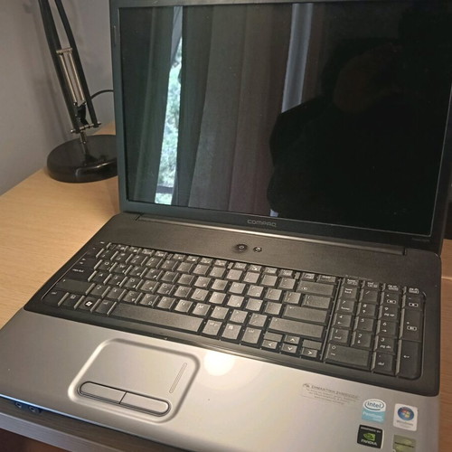 Hp laptop used, for parts without ram in unknown working condition