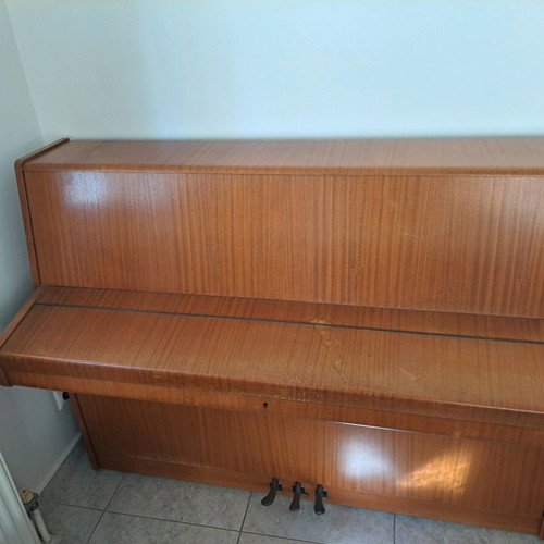 Geyer piano used