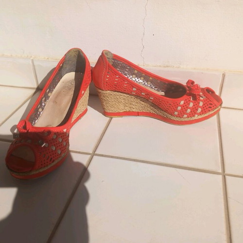 Safe Step coral platform shoes lightly used, size 38