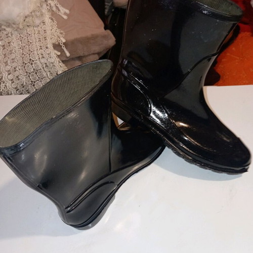 Unisex Galotses No41 Black Like New
