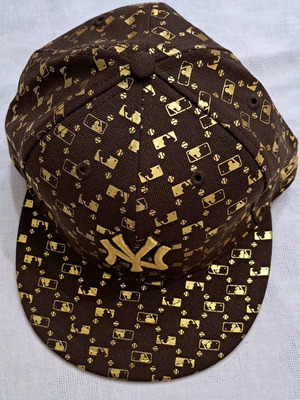 New Era New York Yankees Hat 7 ¼ new with tags beige