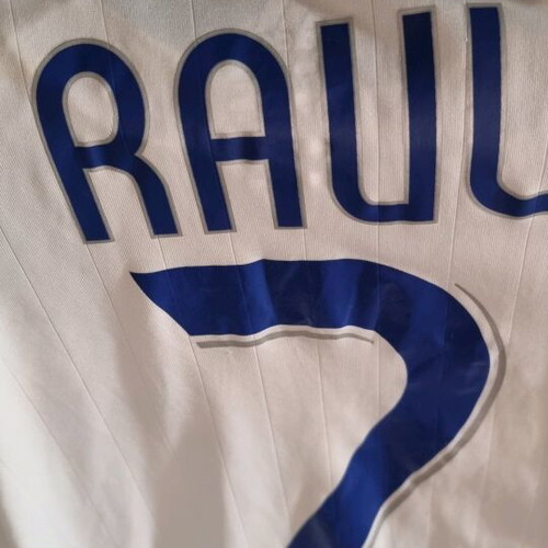 Real Madrit Jersey Raul 7 2006-07 with full team autographs