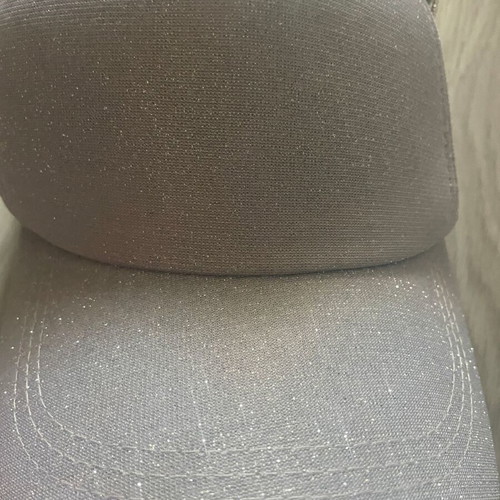Cap like new, silver color