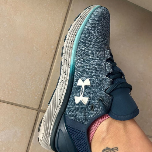 Under Armour athletic shoes like new, size 38, white and blue