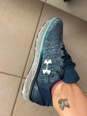 Under Armour athletic shoes like new, size 38, white and blue