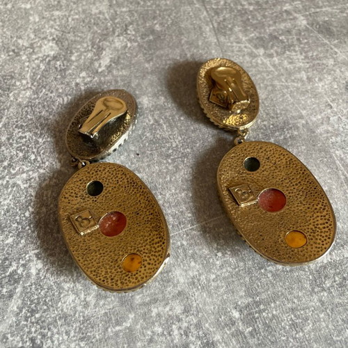 Dangling earrings like new with colorful designs and stones