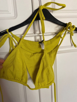 Lookseri swimsuit in lime excellent condition