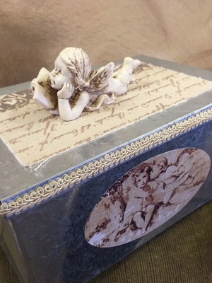 Metal box used with angel decoration 18x12x9 cm