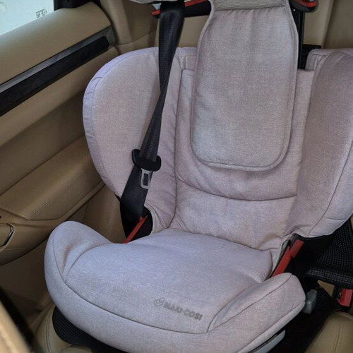 Maxi Cosi car seat 15-36kg like new with Isofix and seatbelt support