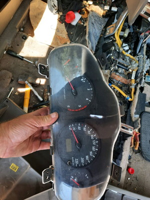 Hyundai Santa Fe 04mod diesel instrument cluster used from automatic transmission