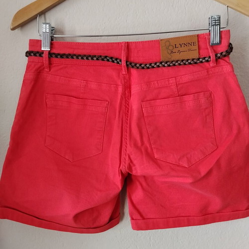 Lynne coral shorts like new with brown braided belt