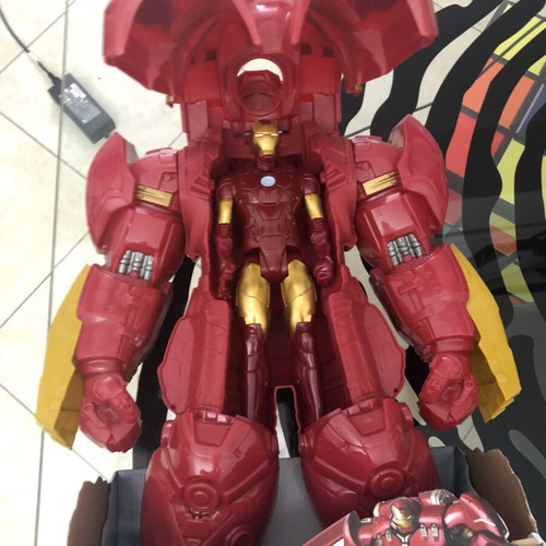 Hulkbuster 18” figure with Iron Man 12” included new