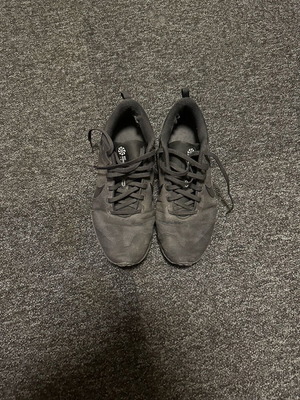 Nike Downshifter 12 shoes used, black, size 42