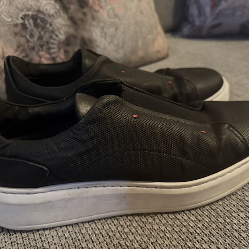Kricket sneakers size 44 black like new