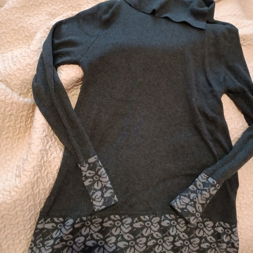 Long sweater used, size L, black and gray