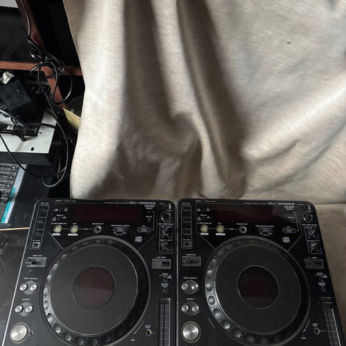 Pioneer CDJ-1000MK2 Professional DJ Players pair like new