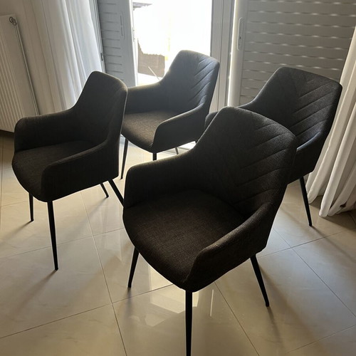 Chairs set of 4 new condition