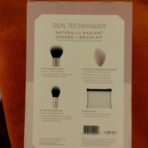 Real Techniques Gift Set Makeup Brushes new
