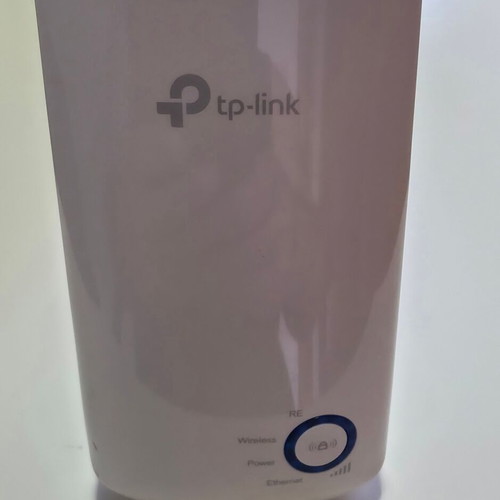 TP-Link TL-WA850RE Wi-Fi Range Extender like new