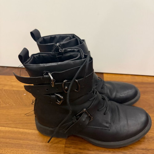 Bata boots used, black size 39 with laces and zipper