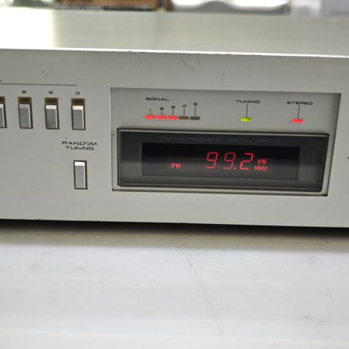 Akai AT S55 tuner used, missing battery compartment