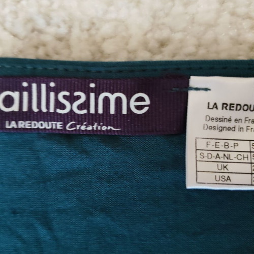Women's dress size 9XL, like new