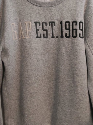 GAP sweatshirt used 12 years old gray XL