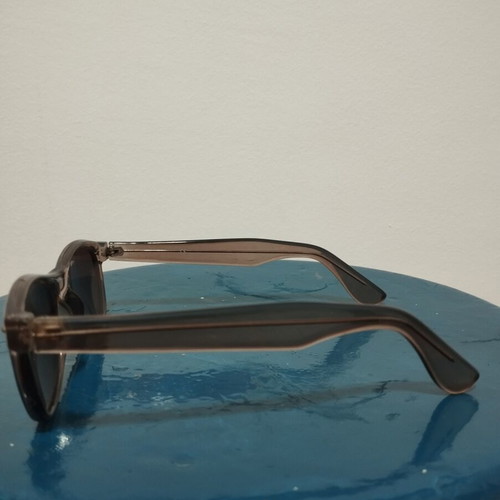 Sunglasses used in excellent condition
