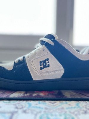 DC Shoes Skate Sneakers size 40 like new, cool blue